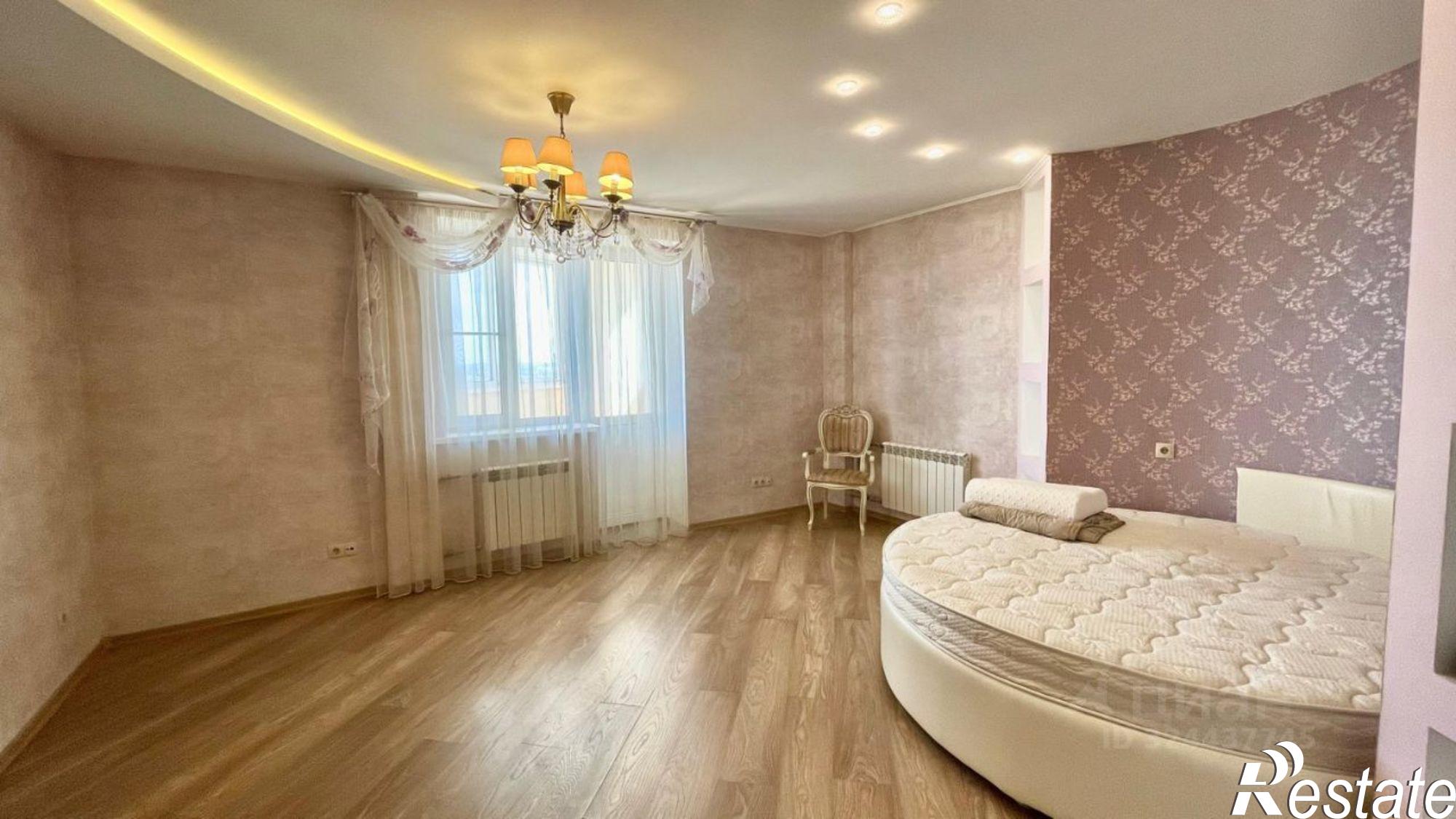 Купить квартиру за 12 200 000 рублей на ул Баррикад, 144