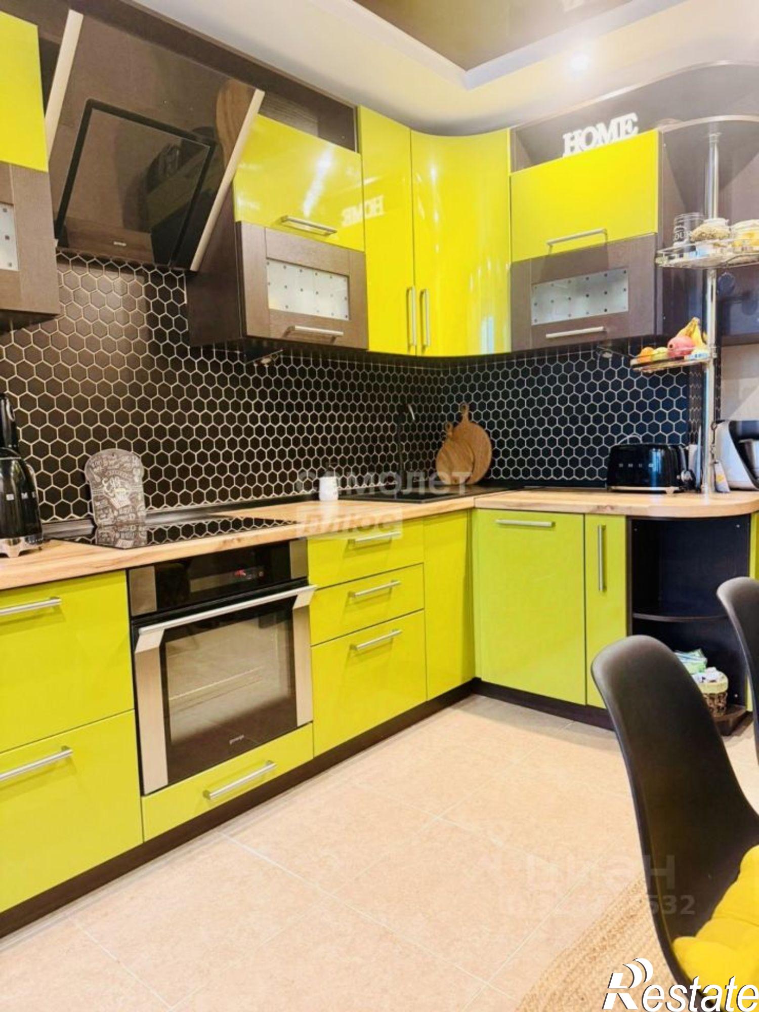 Купить квартиру за 9 300 000 рублей на улица 65 лет Победы, 33