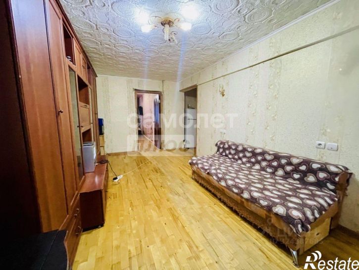 3-комн квартира Хрустальная улица, 64,  д. 64