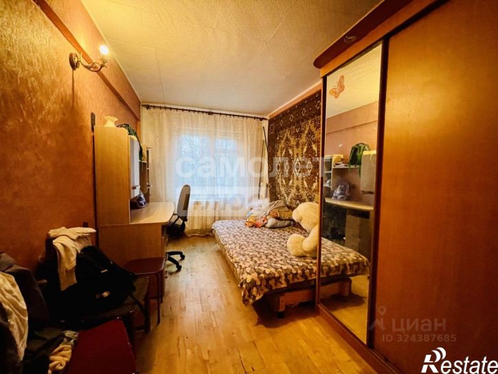 3-комн квартира Хрустальная улица, 64,  д. 64