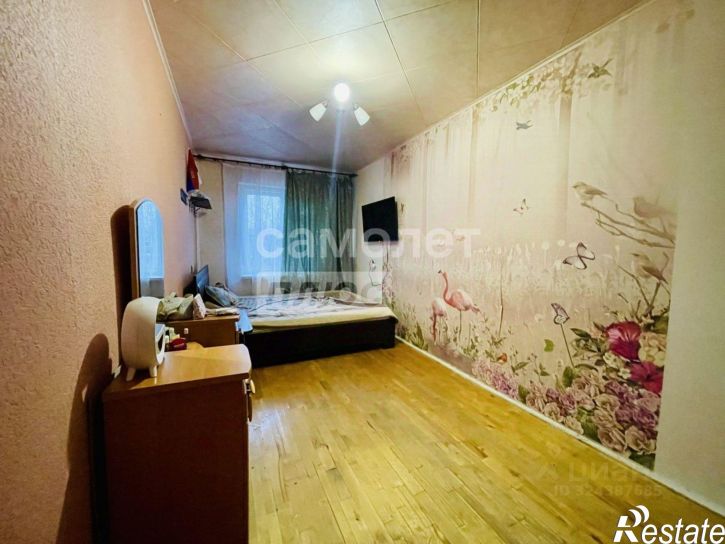 3-комн квартира Хрустальная улица, 64,  д. 64