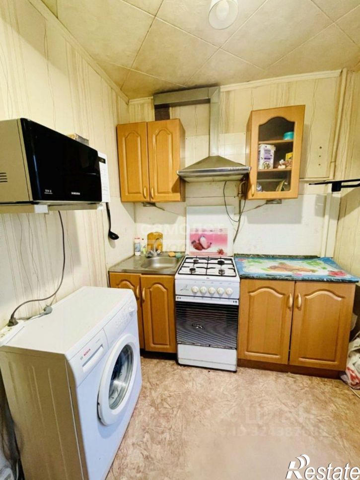 3-комн квартира Хрустальная улица, 64,  д. 64