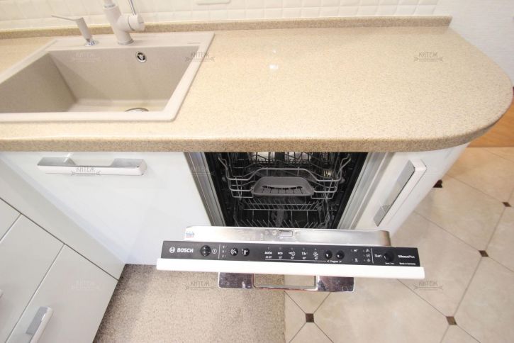 2-комн квартира Солнечный бр, д.4