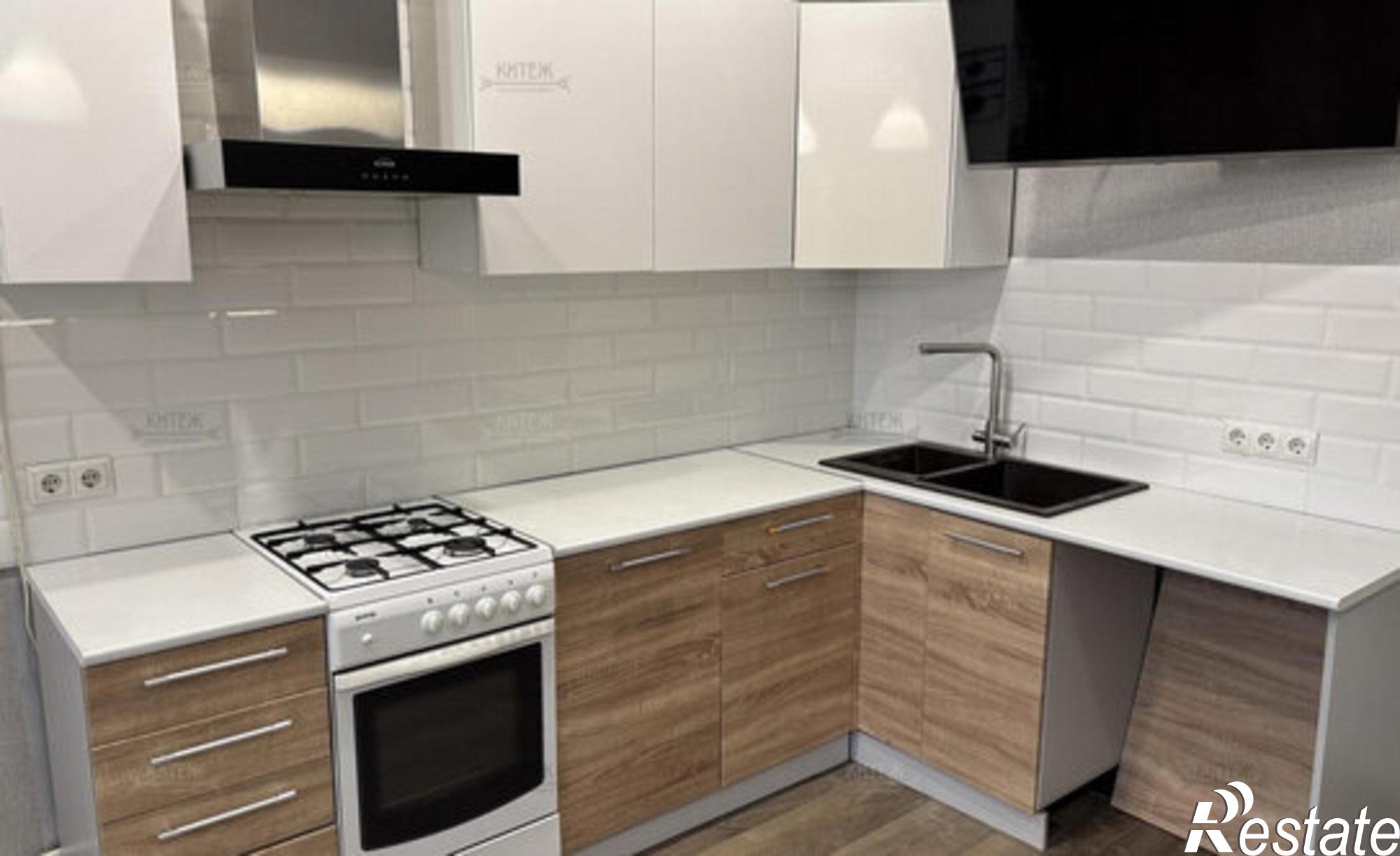 Купить квартиру за 9 300 000 рублей на Сиреневый б-р, 14