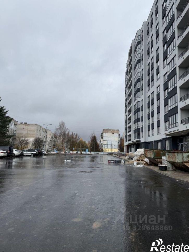2-комн квартира улица Первых Коммунаров, 18,  д. 18