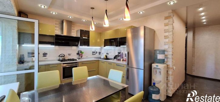 2-комн квартира ул Космонавта Комарова, 33,  д. 33