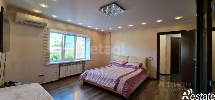 2-комн квартира ул Космонавта Комарова, 33,  д. 33