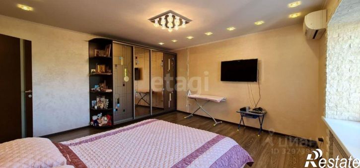 2-комн квартира ул Космонавта Комарова, 33,  д. 33