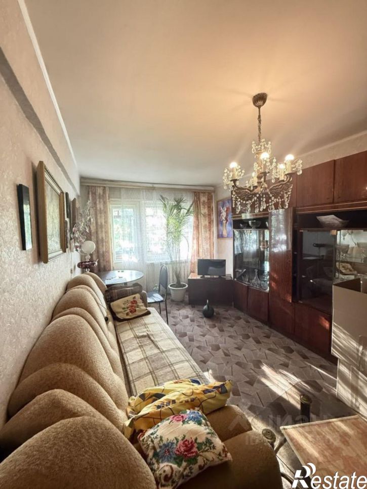3-комн квартира улица Суворова, 50,  д. 50