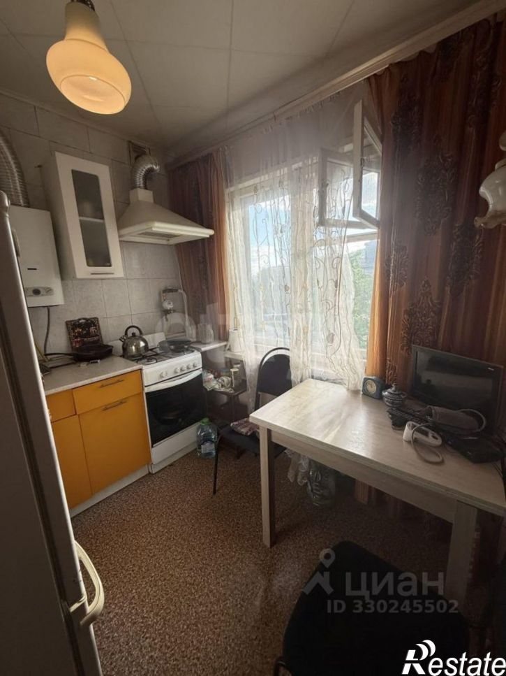 3-комн квартира улица Суворова, 50,  д. 50