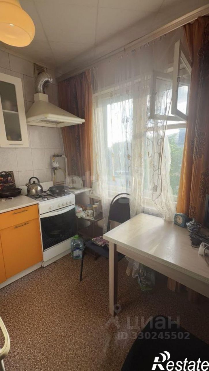 3-комн квартира улица Суворова, 50,  д. 50