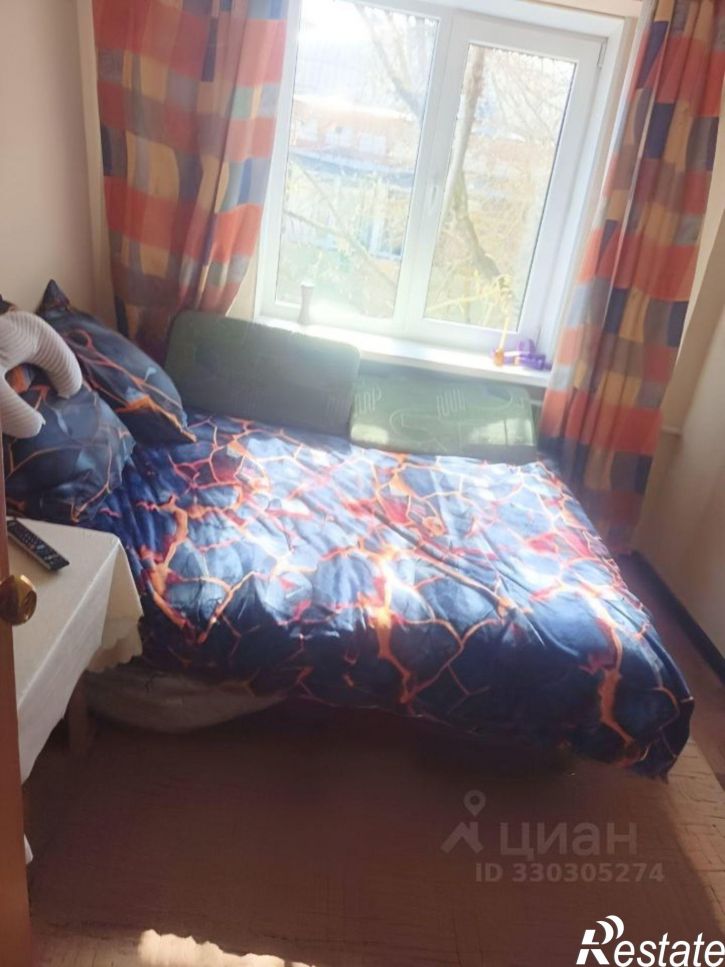 3-комн квартира Хрустальная улица, 50,  д. 50