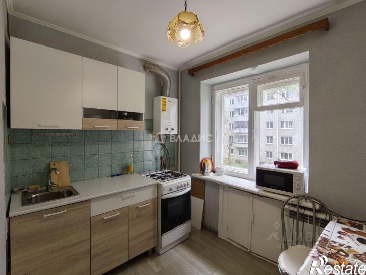 2-комн квартира Московская улица, 240 к1,  д. 240 к1