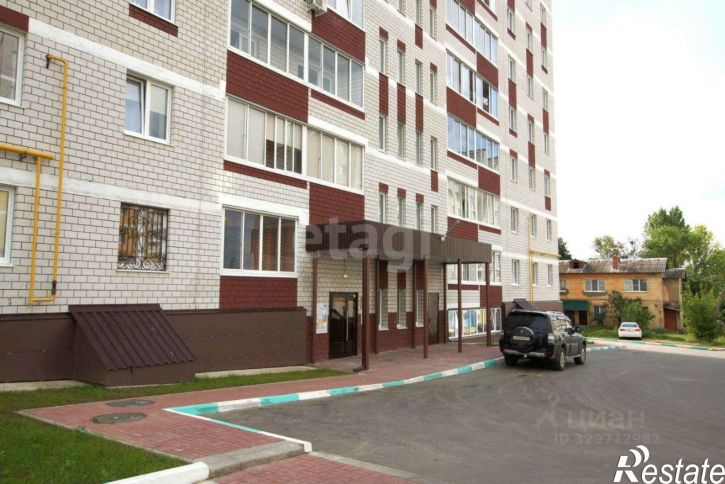 3-комн квартира улица Гурьянова, 69 к2,  д. 69 к2