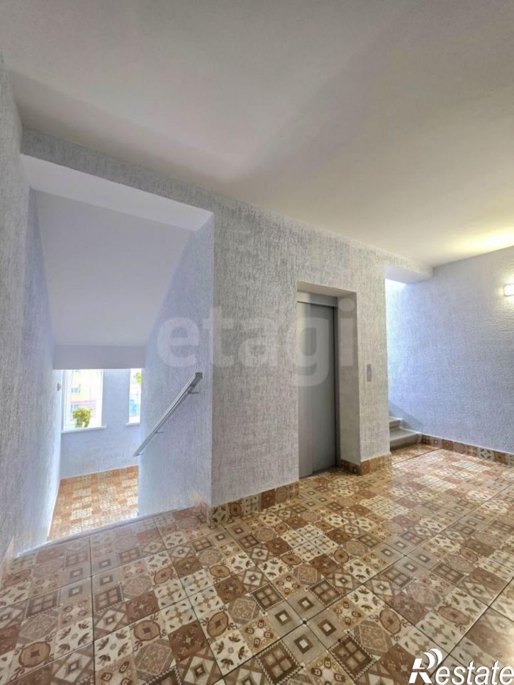 3-комн квартира улица Гурьянова, 69 к2,  д. 69 к2