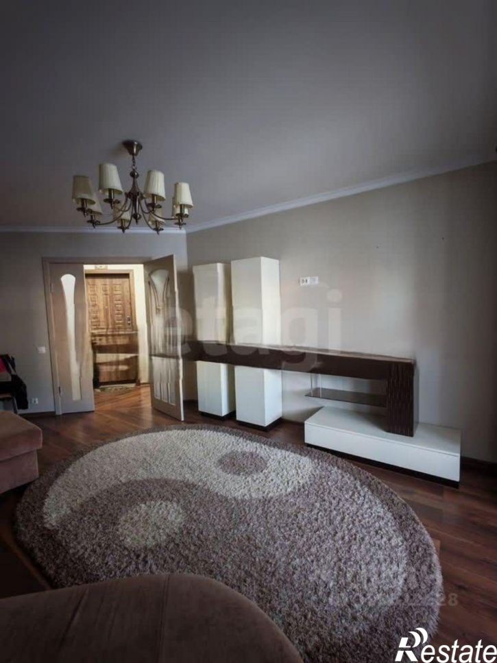 3-комн квартира улица Гурьянова, 73,  д. 73