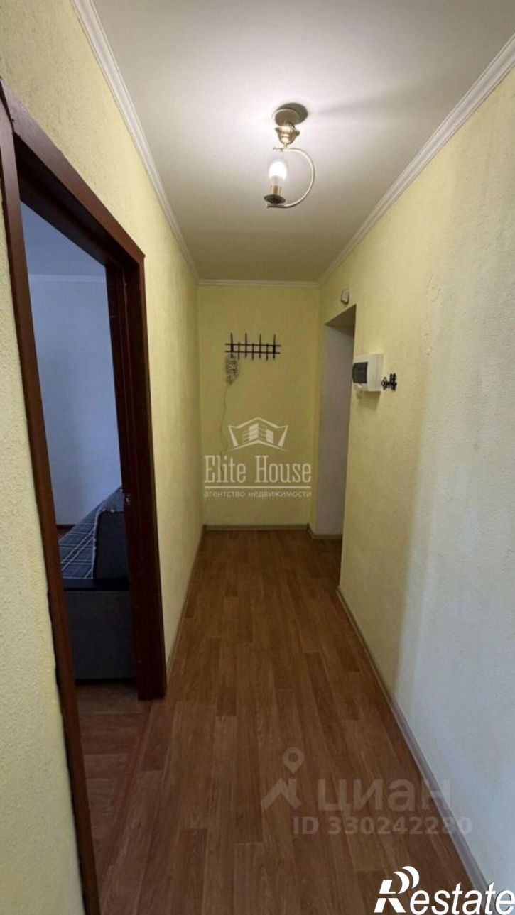 1-комн квартира улица Петра Тарасова, 27,  д. 27