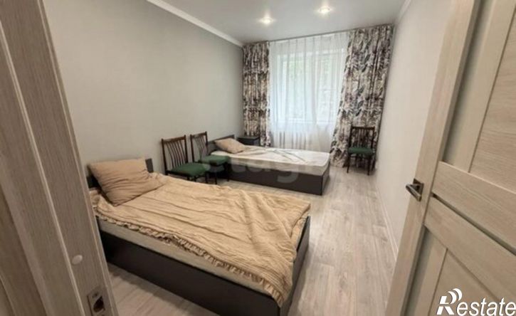 3-комн квартира б-р Моторостроителей, 1,  д. 1