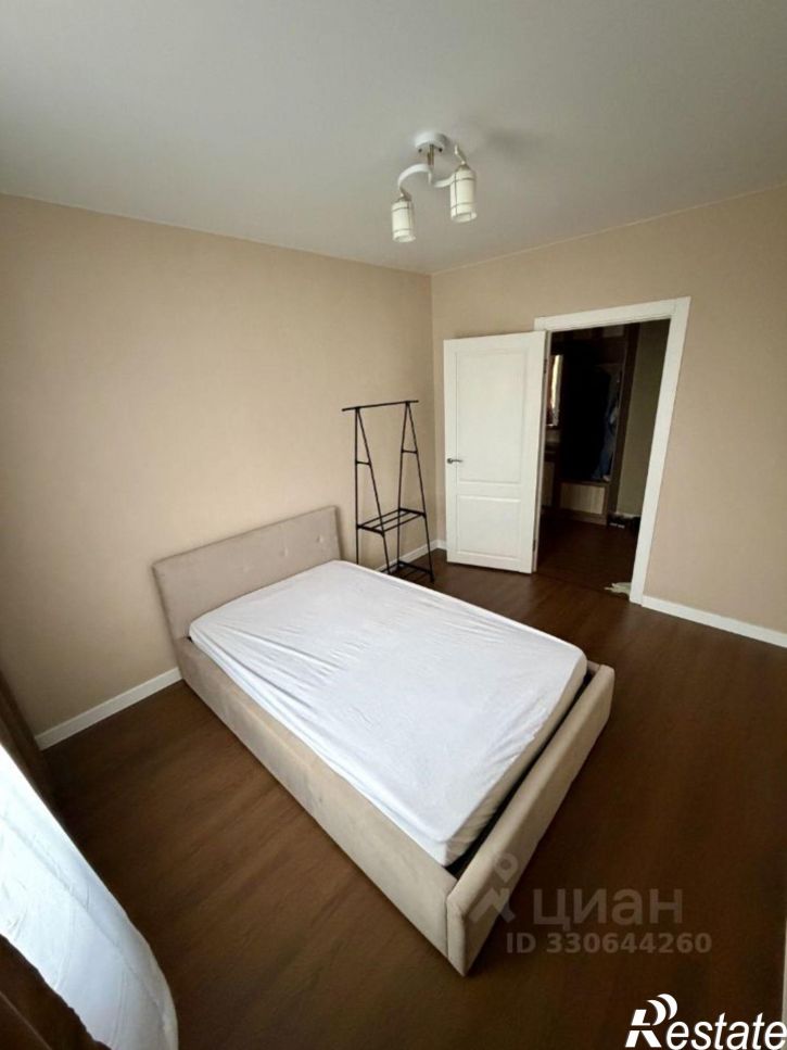 2-комн квартира улица Первых Коммунаров, 18,  д. 18