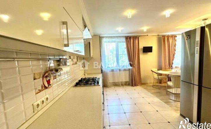 4-комн квартира улица Чехова, 13А,  д. 13А