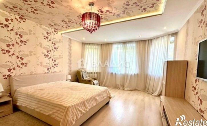 4-комн квартира улица Чехова, 13А,  д. 13А