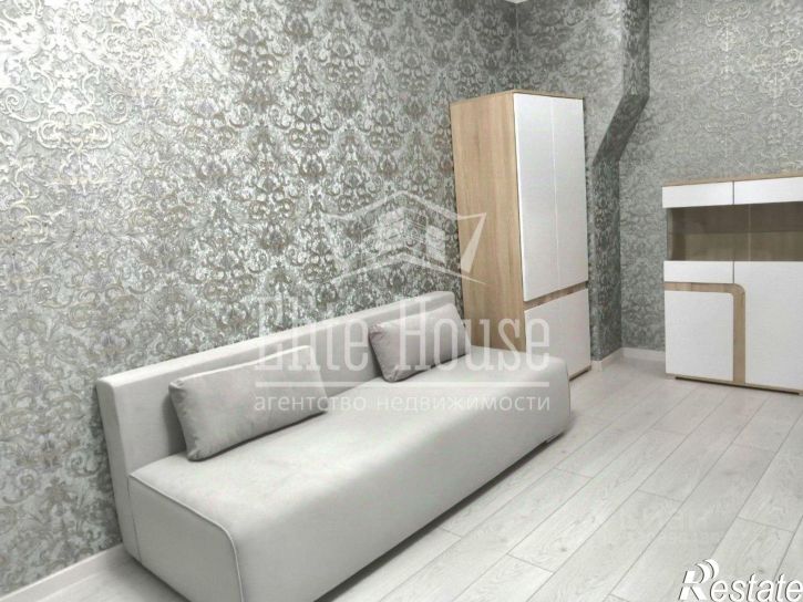 3-комн квартира ул Ленина, 100,  д. 100