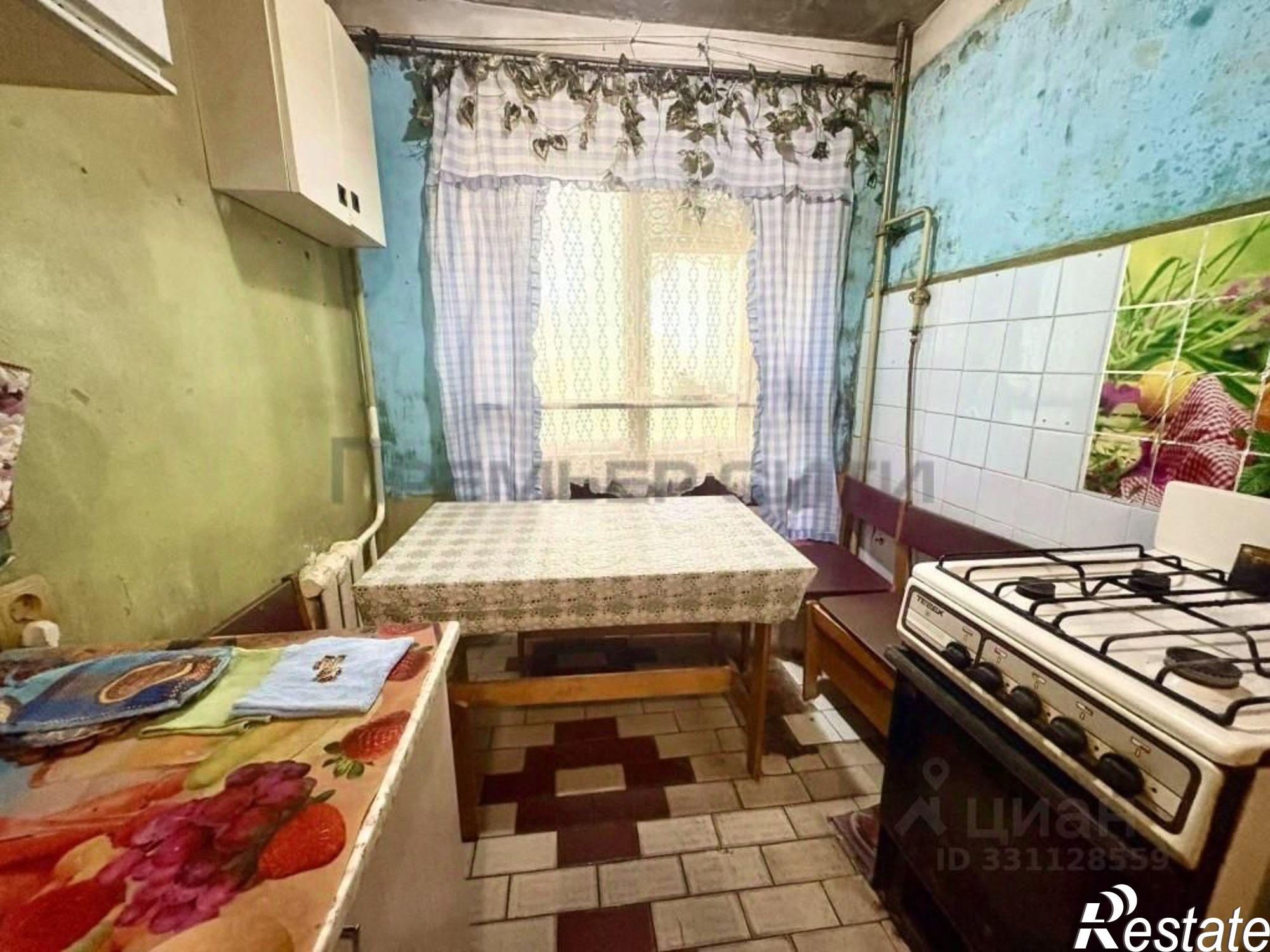 Сдать комнату за 15 000 рублей на ул Гурьянова, 10 3