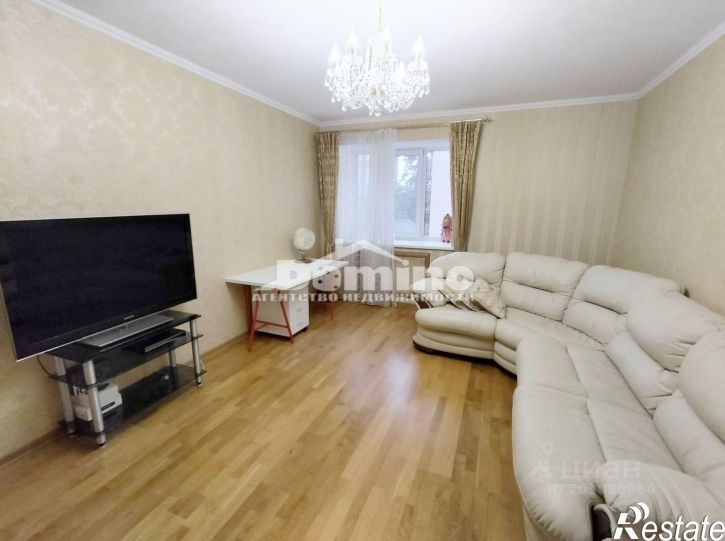 3-комн квартира улица Баррикад, 10,  д. 10