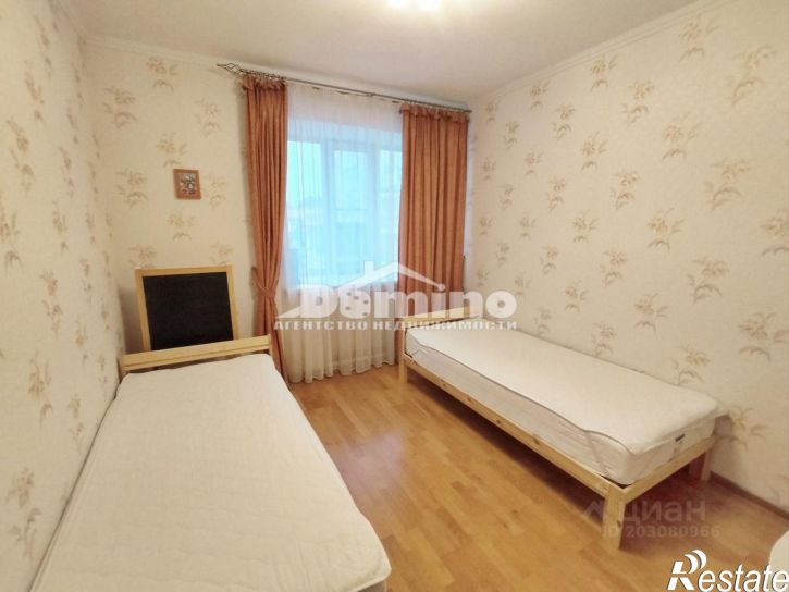 3-комн квартира улица Баррикад, 10,  д. 10