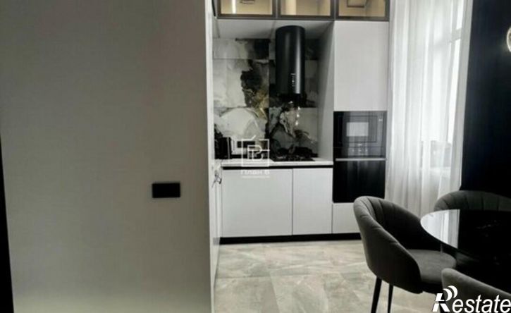 2-комн квартира ул Космонавта Комарова, 53,  д. 53