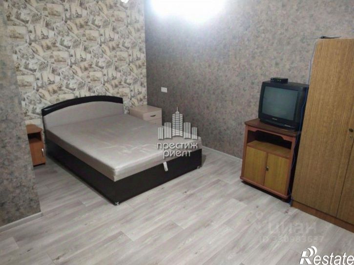 1-комн квартира ул Хрустальная, 70,  д. 70