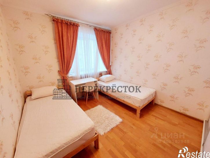 3-комн квартира улица Баррикад, 10,  д. 10