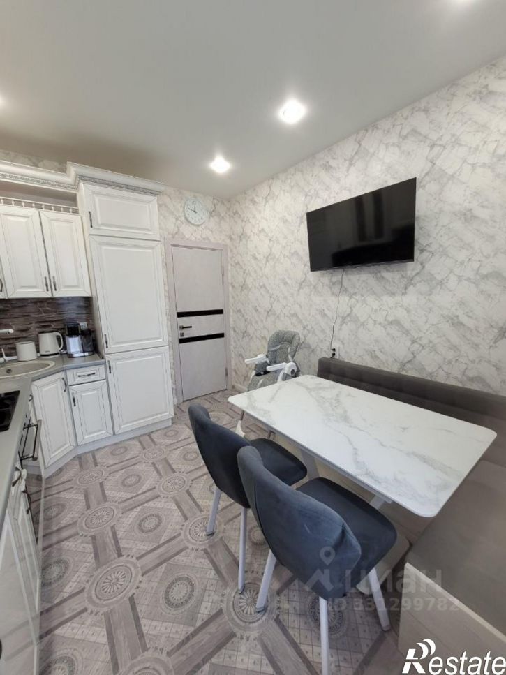 2-комн квартира Хрустальная улица, 60Б,  д. 60Б