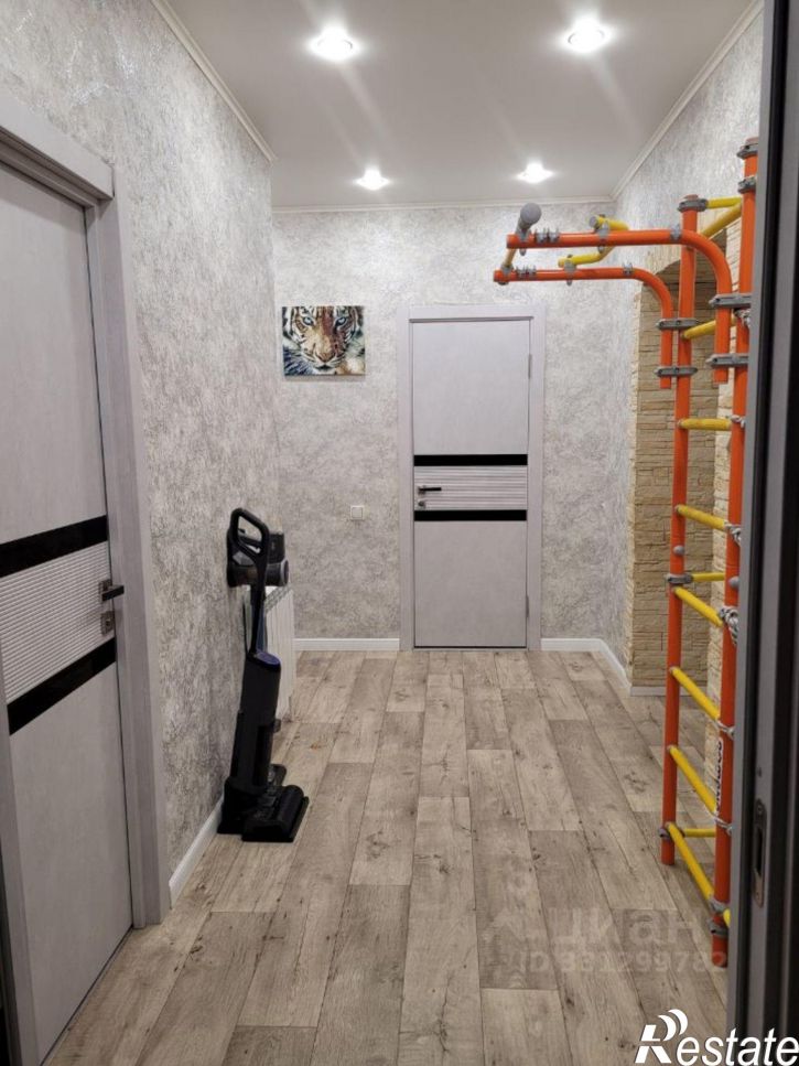 2-комн квартира Хрустальная улица, 60Б,  д. 60Б