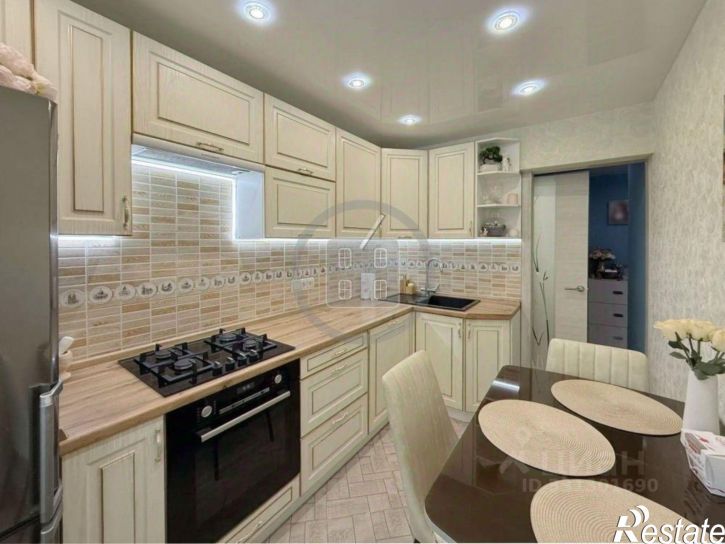 3-комн квартира улица Постовалова, 10,  д. 10