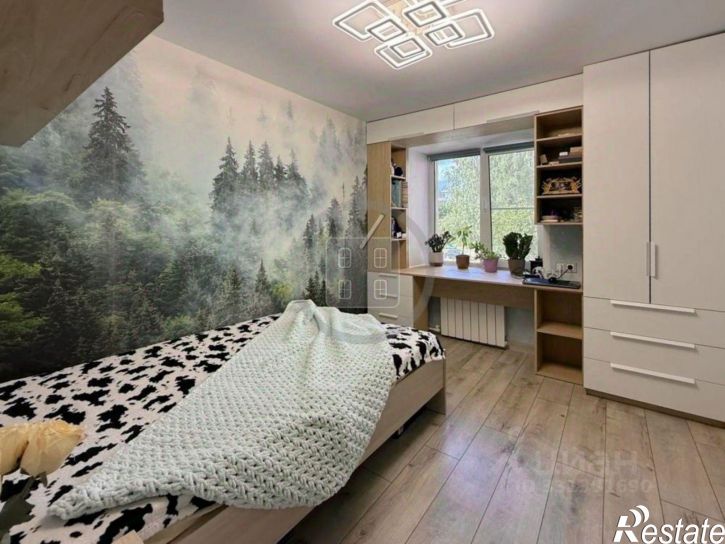 3-комн квартира улица Постовалова, 10,  д. 10