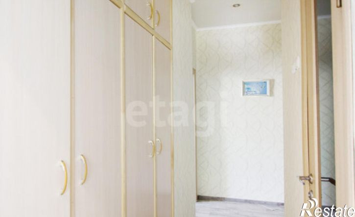 2-комн квартира улица Космонавта Комарова, 53,  д. 53