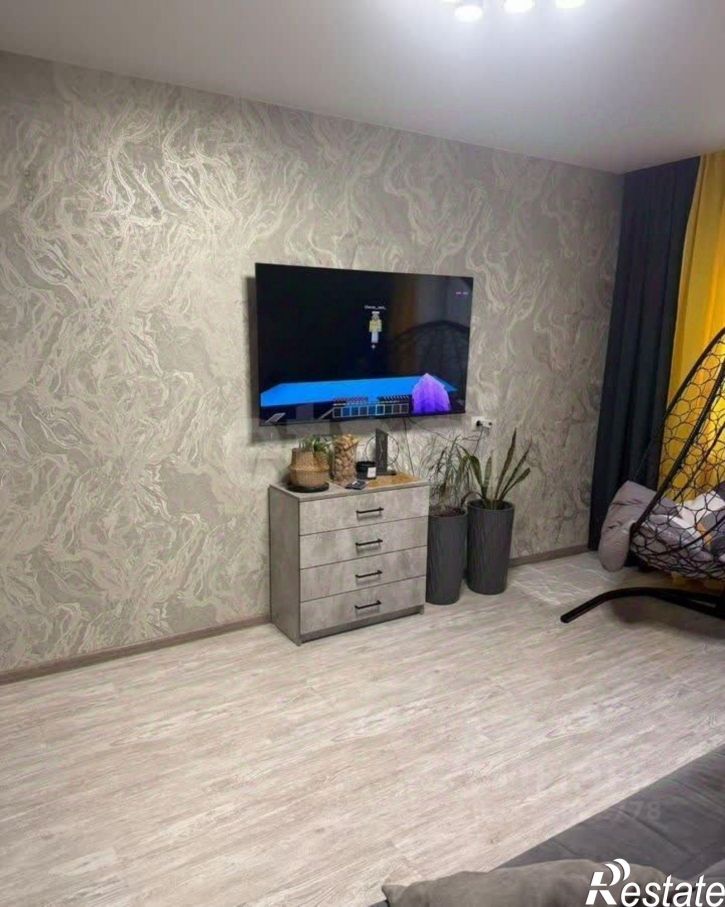3-комн квартира улица Гурьянова, 13,  д. 13