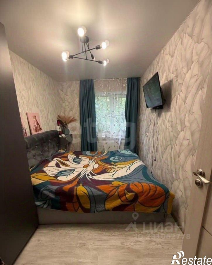 3-комн квартира улица Гурьянова, 13,  д. 13