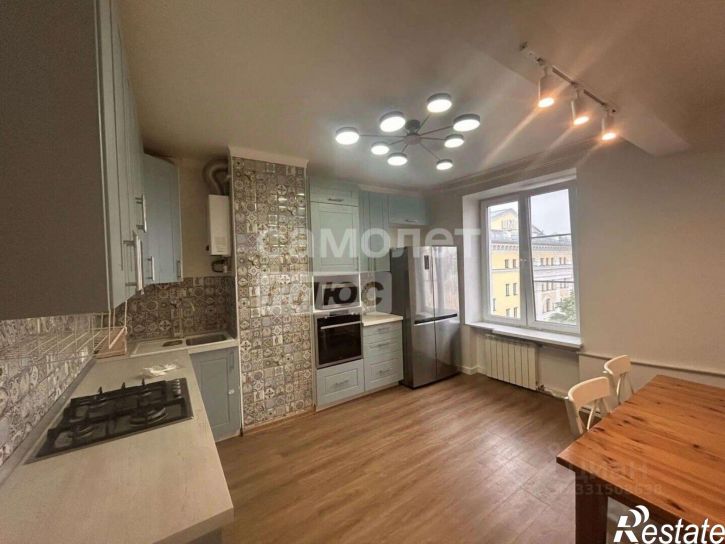 3-комн квартира улица Суворова, 118,  д. 118