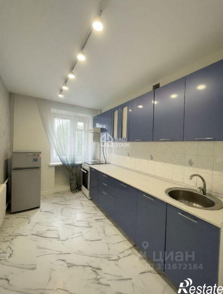 2-комн квартира ул Константиновых, 2,  д. 2