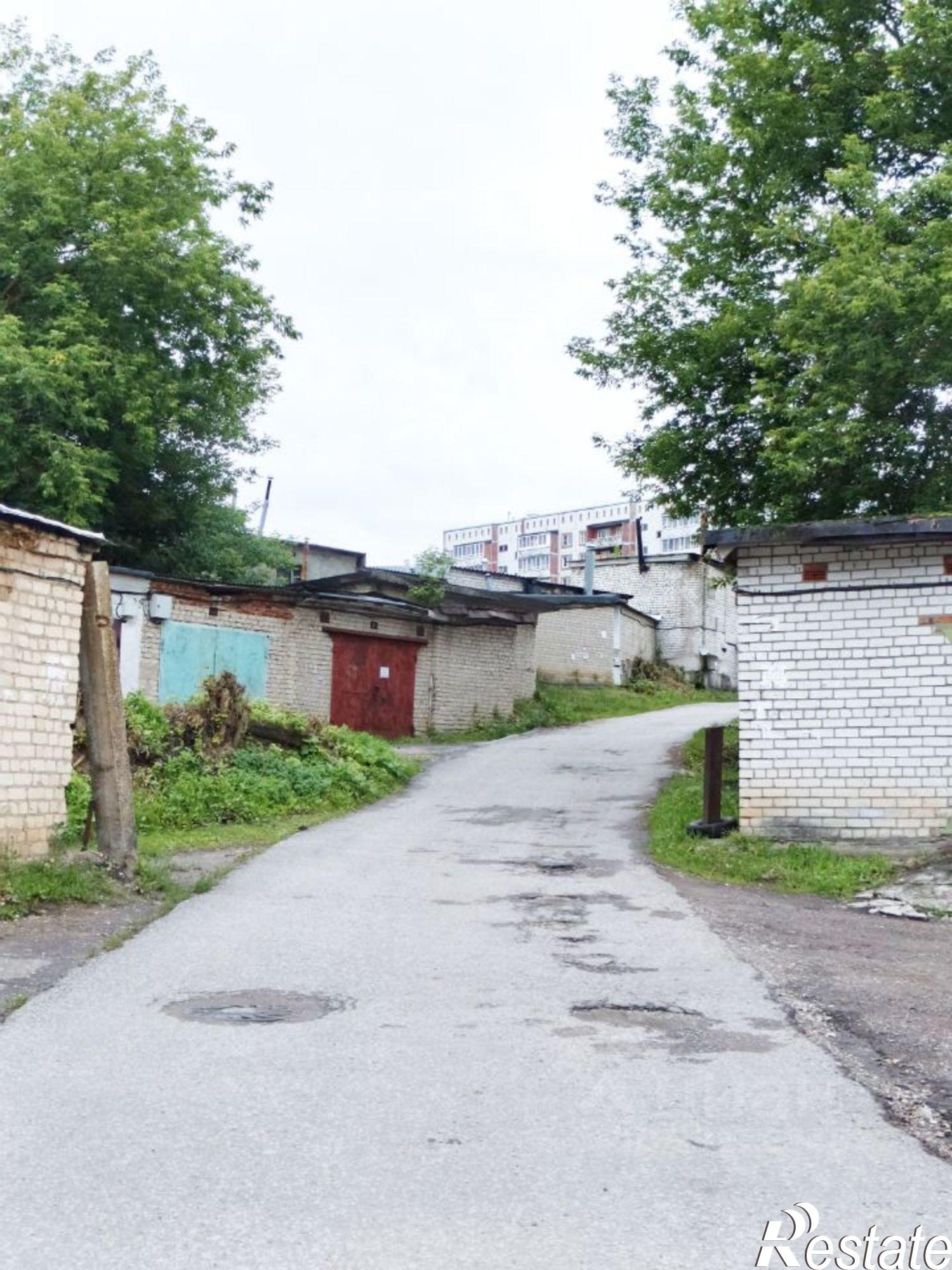 Купить гараж, место в паркинге за 450 000 рублей на ул Труда, 41а