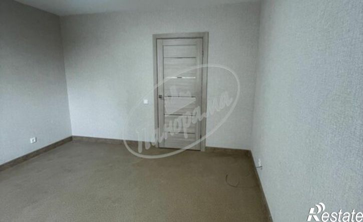 4-комн квартира пр-д Юрия Круглова, 8,  д. 8