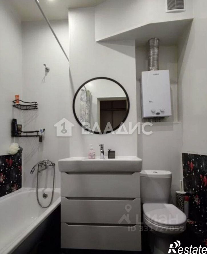 2-комн квартира ул Космонавта Комарова, 53,  д. 53