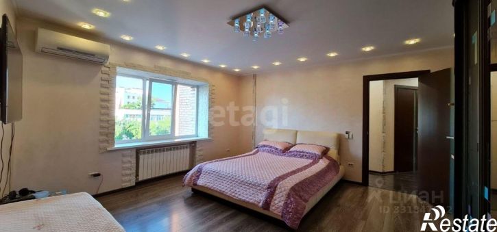 2-комн квартира ул Космонавта Комарова, 33,  д. 33