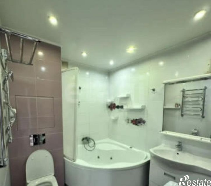 3-комн квартира ул Баррикад, 124,  д. 124