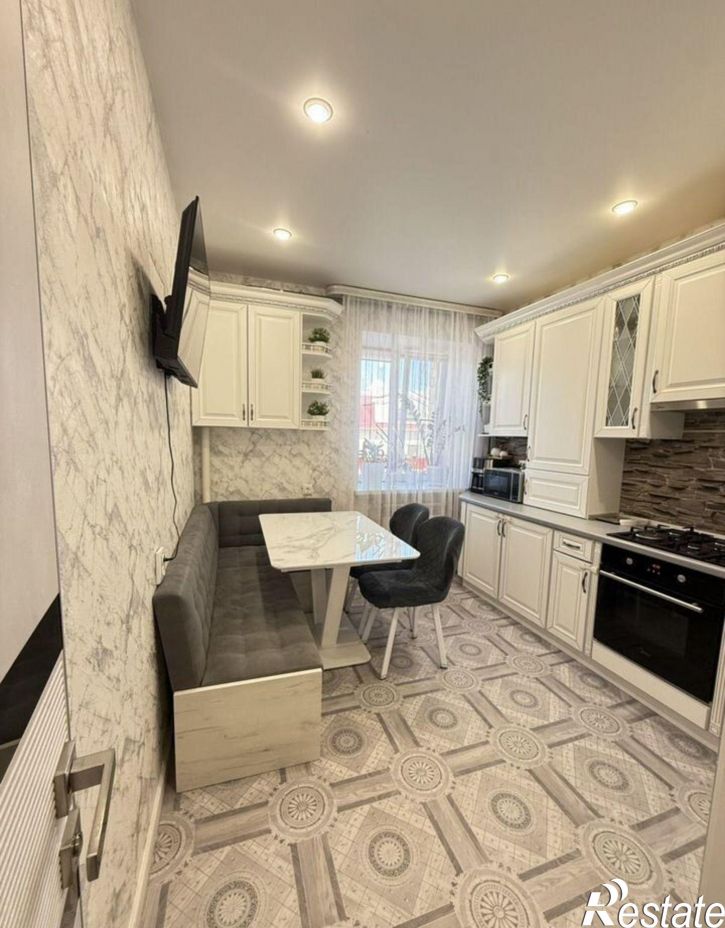 2-комн квартира ул Хрустальная, 60б,  д. 60б