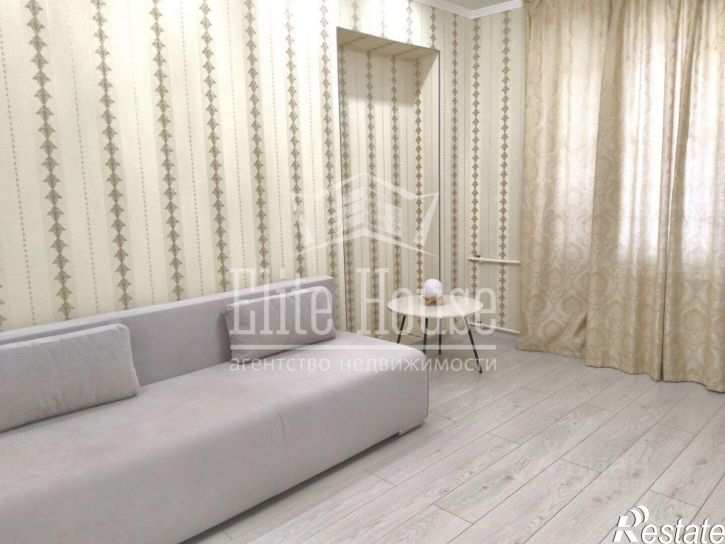 3-комн квартира ул Ленина, 100,  д. 100