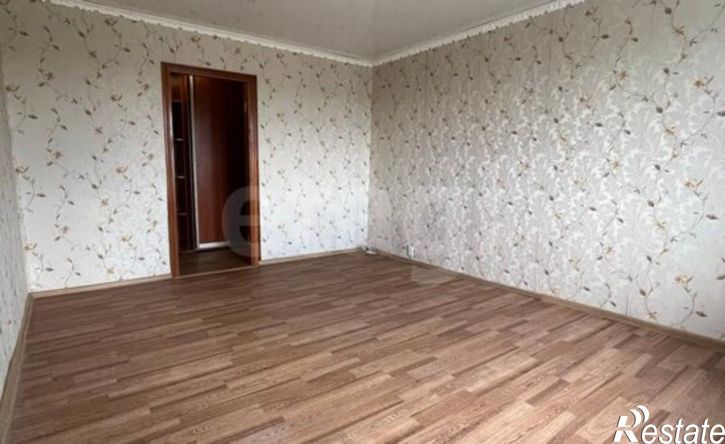 3-комн квартира ул Хрустальная, 8,  д. 8
