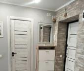 2-комн, 55кв м, этаж 1/3 ул Василия Стригунова, 8
